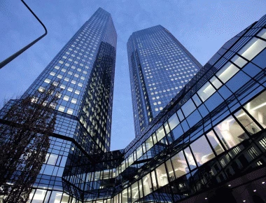 Deutsche Bank: «μυθοπλασίες» τα περί συγχώνευσης με Commerzbank ή UBS